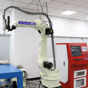 <b>機械手激光切割機設(shè)備</b>